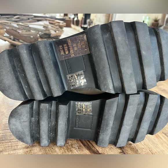 Dolce Vita Helki Puffer Boots sz 8.5 Platform Zip Black - Picture 3 of 7